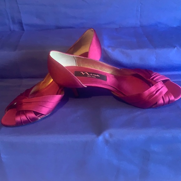 Nina Shoes - Nina Fuschia Pink Satin Pumps~Sz 7 New